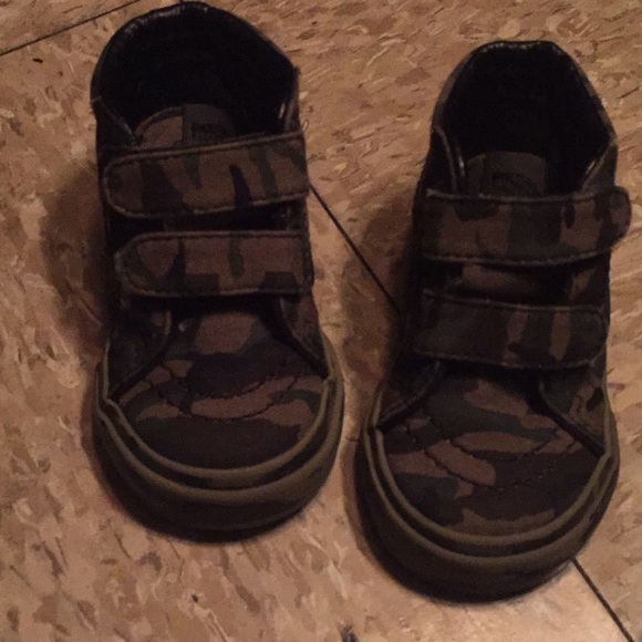 infant camo vans